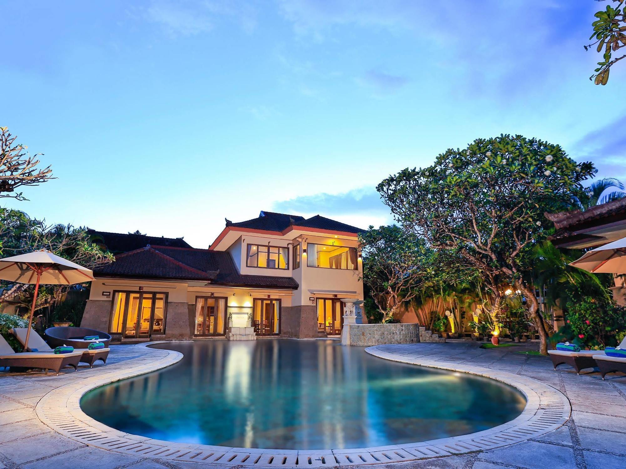 The Citta Luxury Residence Семиняк Екстериор снимка