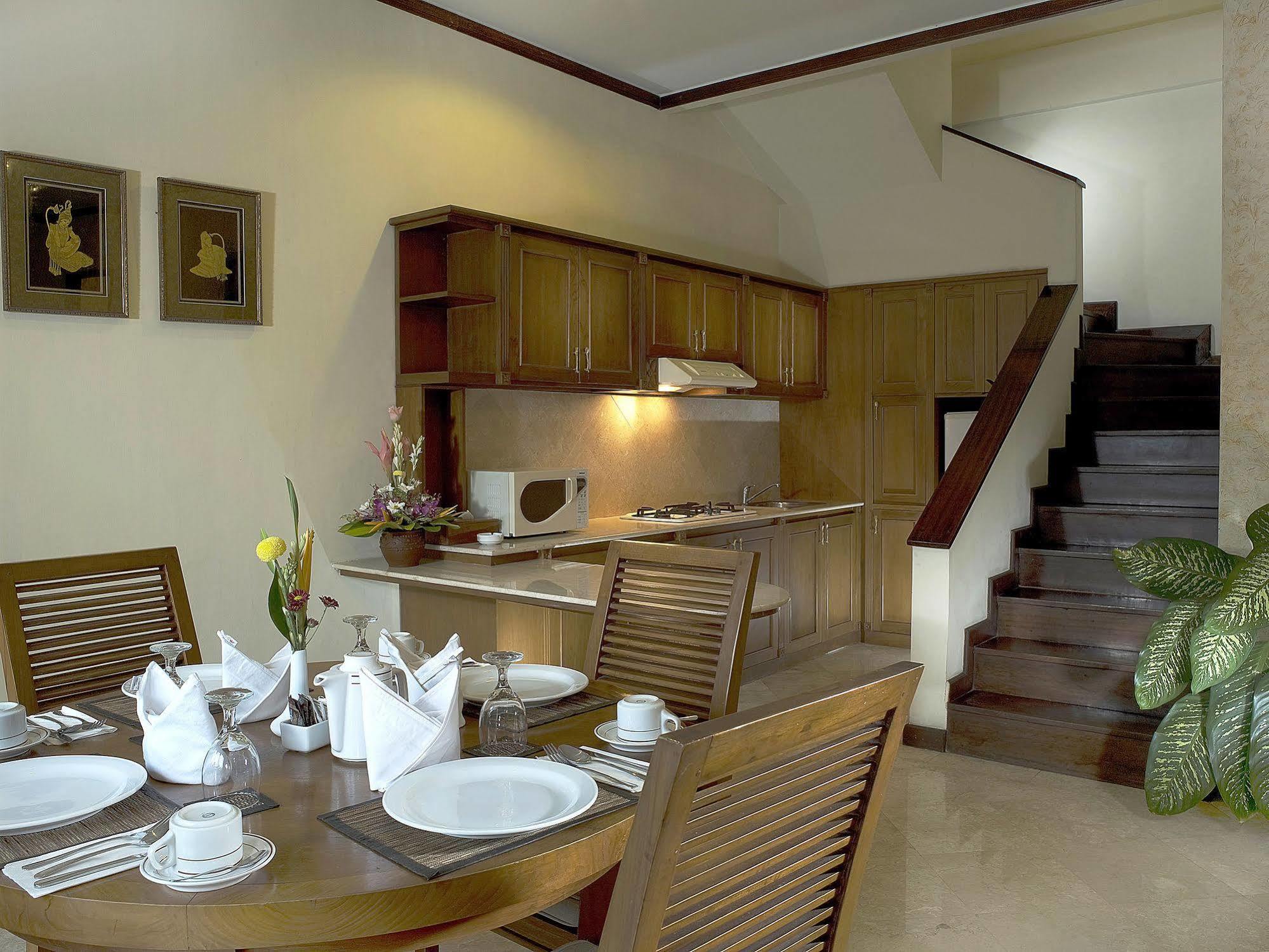 The Citta Luxury Residence Семиняк Екстериор снимка