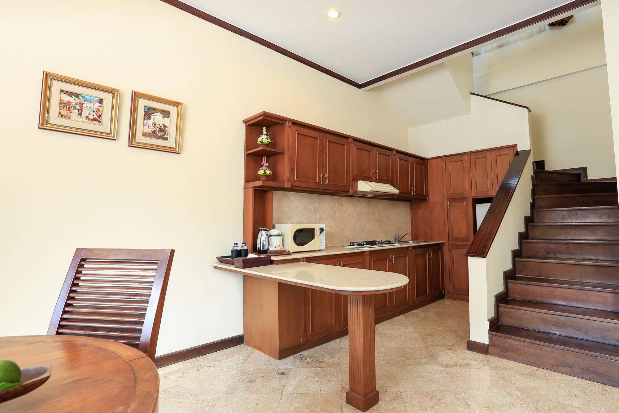 The Citta Luxury Residence Семиняк Екстериор снимка