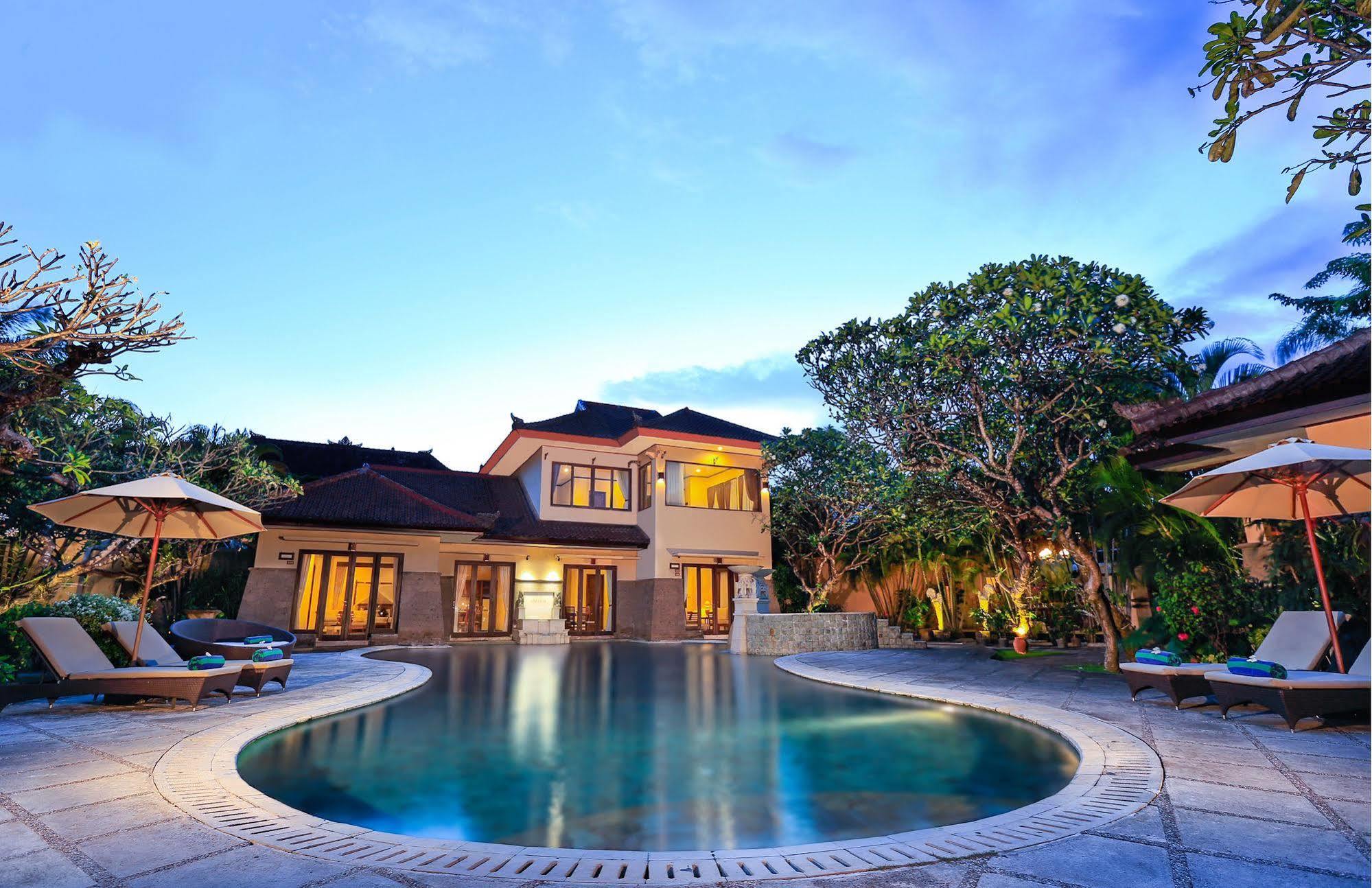 The Citta Luxury Residence Семиняк Екстериор снимка
