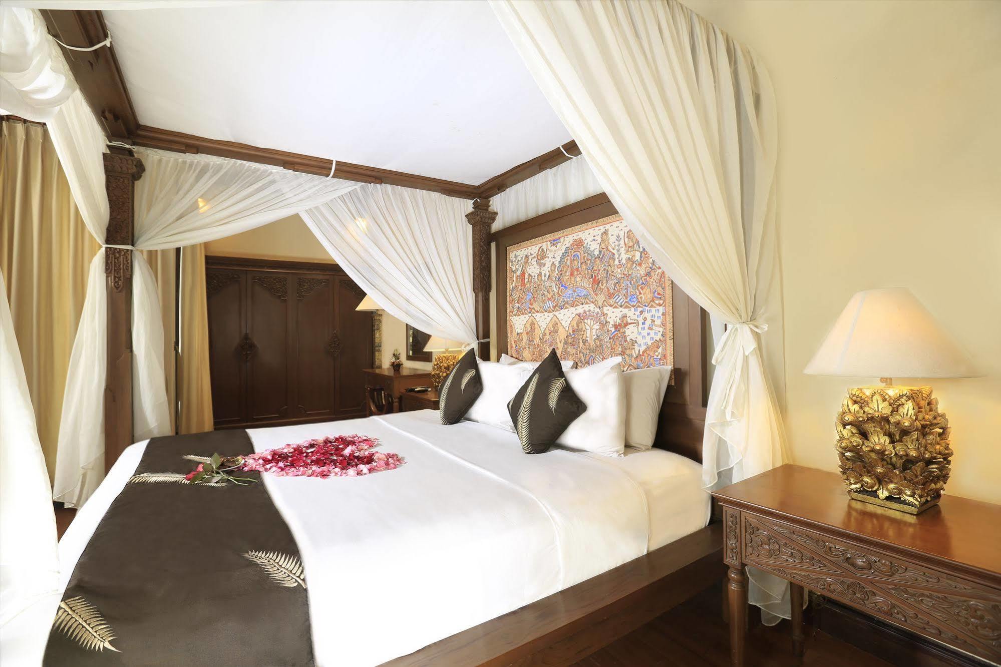 The Citta Luxury Residence Семиняк Екстериор снимка